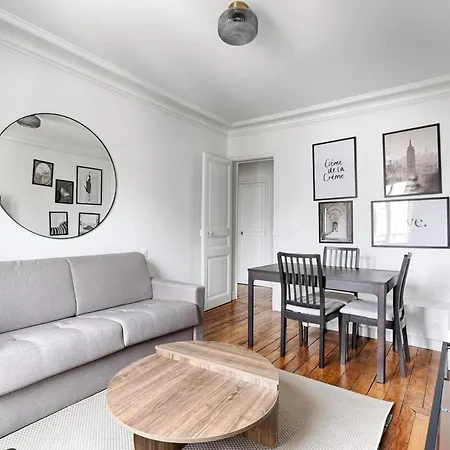 Montmartre Seveste Ii Beautiful 2br パリ