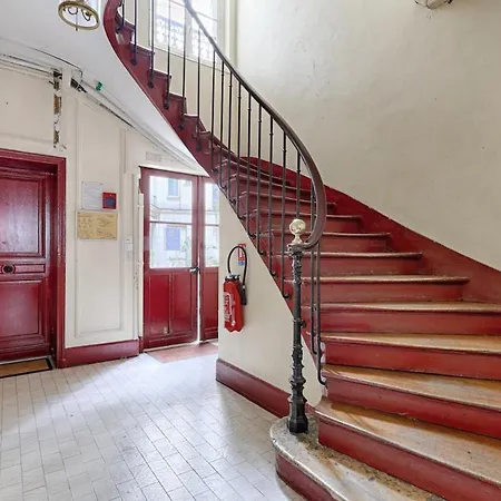 Montmartre Seveste Ii Beautiful 2br アパート *