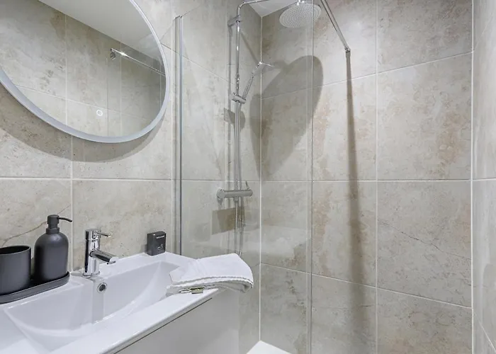 Montmartre Seveste Ii Beautiful 2br Apartment Paris