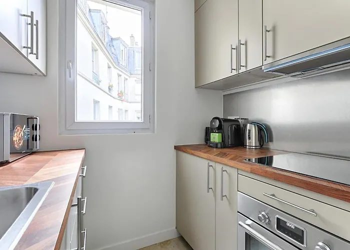 Apartment Montmartre Seveste Ii Beautiful 2br Paris